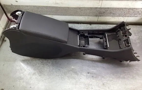 Skoda Superb B8 (3V) Center console 3V1863241E 97871606105167 3V1863241E9B9