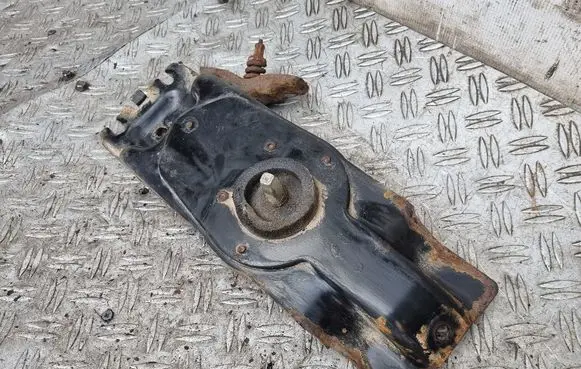 Dodge Nitro Spare wheel mounting bracket 