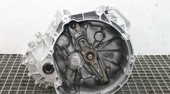BMW 2 F44 Manual 6 speed gearbox GS658DG 8689381