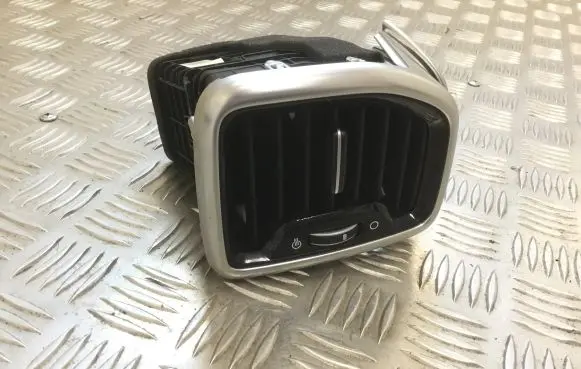 KIA Sportage Dashboard side air vent grill/cover trim 97490F1BB0