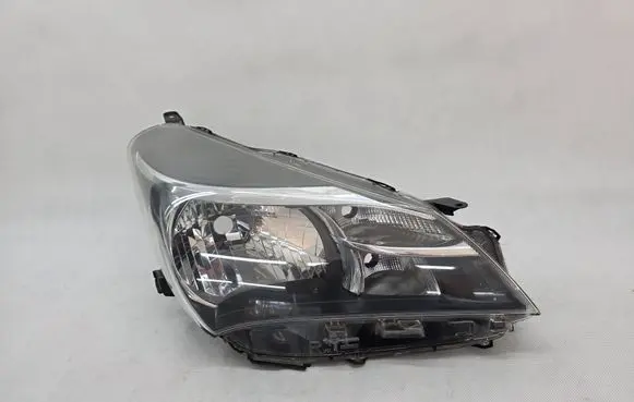 Toyota Yaris Headlight/headlamp