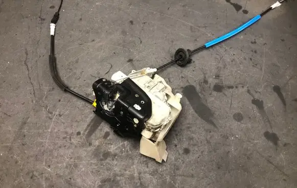 Audi A5 8T 8F Front door lock 8J2837016C
