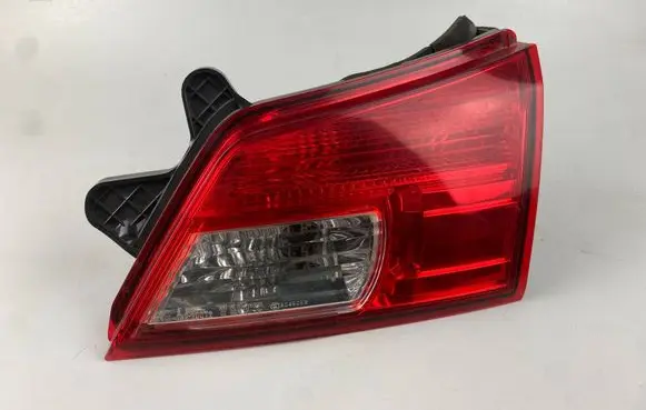 Subaru Legacy Tailgate rear/tail lights 132-20072 13220072