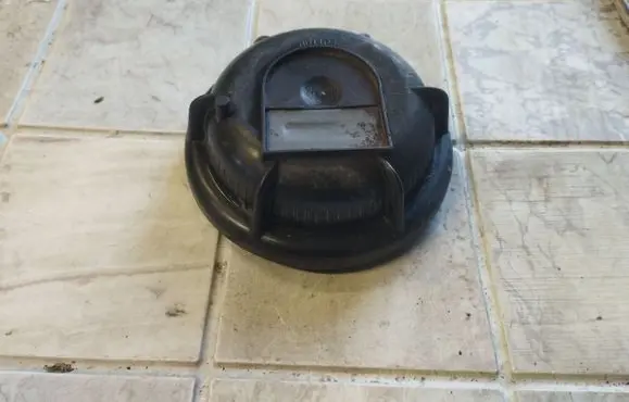 Volvo V70 Headlight/headlamp dust cover 89025105 9178538