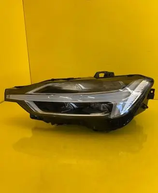 Volvo XC60 Headlight/headlamp 31656615