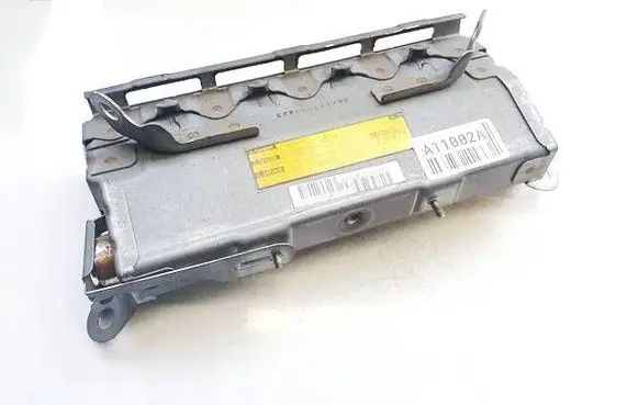 Toyota Auris 150 Knee airbag 
