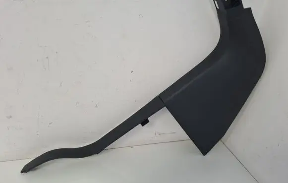 Foot area side trim
