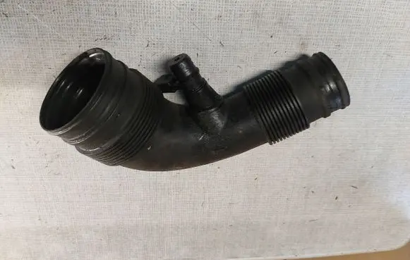 Porsche Cayenne (92A) Air intake hose/pipe 7P6129571
