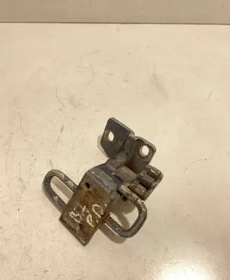 Volkswagen PASSAT B7 Front door lower hinge 3C0831412A