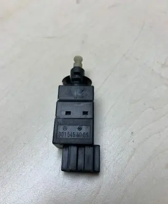 Mercedes-Benz E W211 Brake pedal sensor switch 0015454009