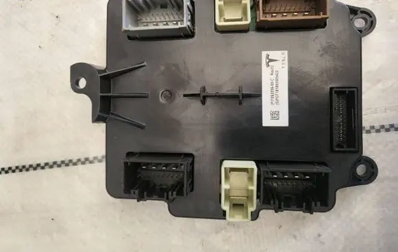 Tesla Model X Door control unit/module 106205600c