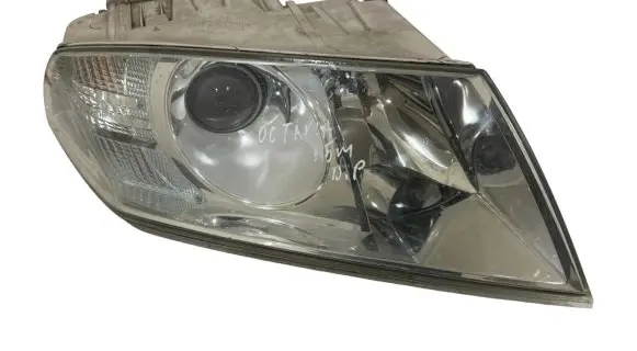 Skoda Octavia Mk2 (1Z) Headlight/headlamp