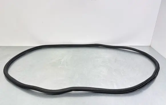 Audi Q7 4M Rear door rubber seal (on body) 4M0833721C