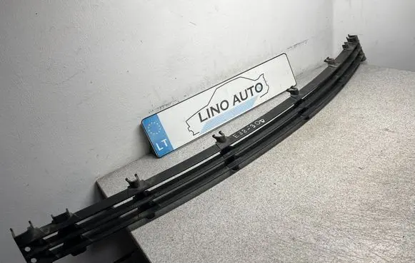 BMW 7 E38 Front bumper lower grill 8236312