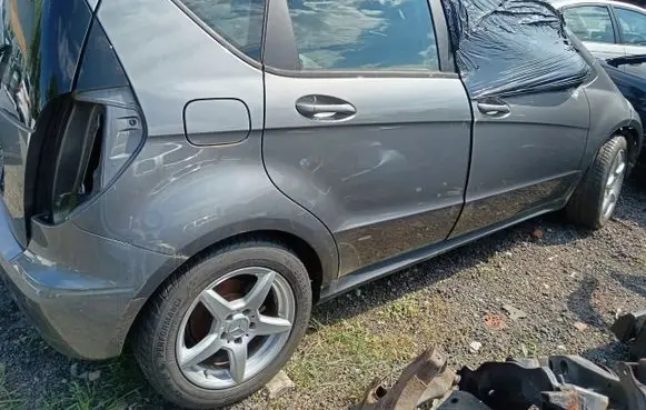 Mercedes-Benz A W169 Front door 