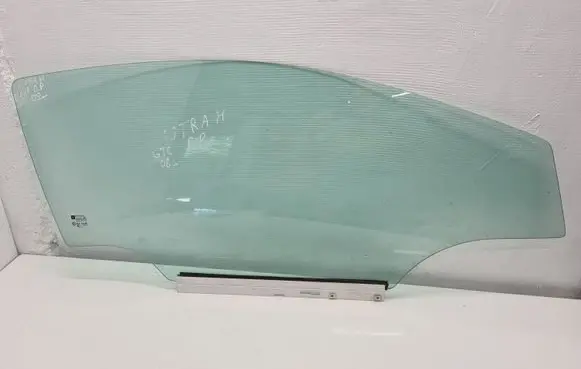 Opel Astra H Front door window/glass (coupe) 