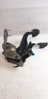 Peugeot 207 Pedal assembly 9680547880