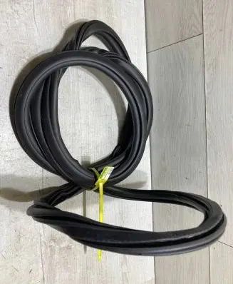 Audi A3 8Y Rear door rubber seal (on body) 8y521625