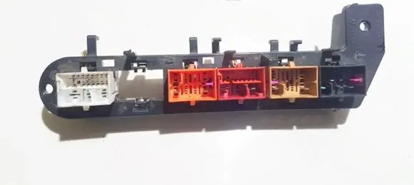 Volkswagen PASSAT B5 Fuse box set 8d1937545b