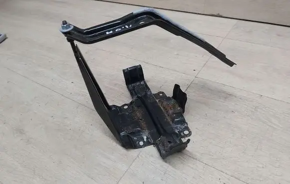 Toyota Auris E180 Battery box tray 