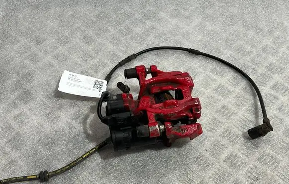 BMW 1 F40 Rear brake caliper 6897286