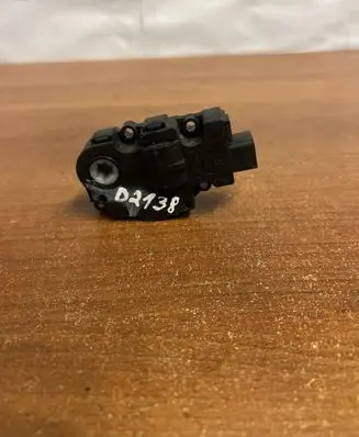 Mercedes-Benz C W204 A/C air flow flap actuator/motor 410475520 D2138