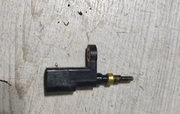 Volkswagen Touran III Coolant temperature sensor 03F919501B PA66GF30