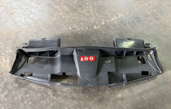 Mercedes-Benz E W212 Radiator trim A2125000355