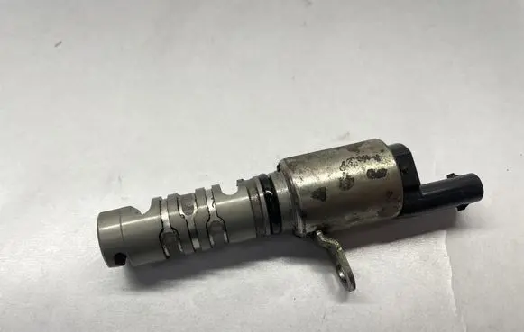 Volkswagen Jetta VII Turbo solenoid valve 04E906455D 04E906455