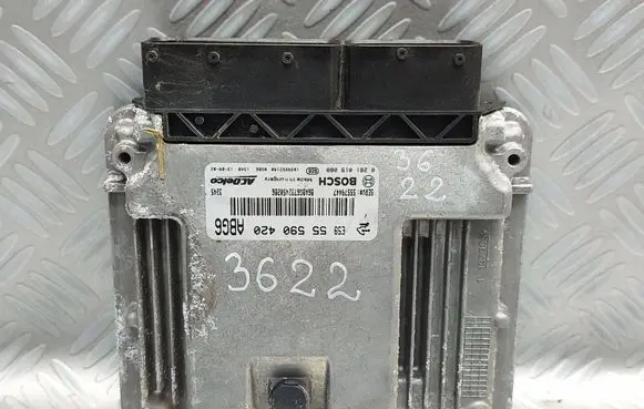 Opel Zafira C Engine control unit/module 55590420 55579447 0281019088