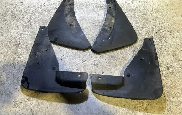 Dodge Challenger Mudguards set 82214141