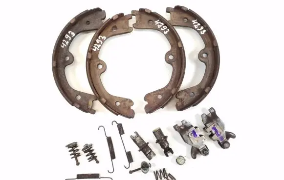 Infiniti Q50 Handbrake/parking brake pads D4060CA01A