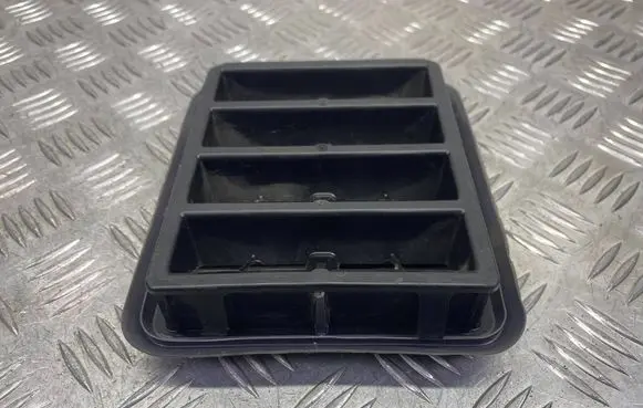 Jeep Grand Cherokee Quarter panel pressure vent 68260545AA