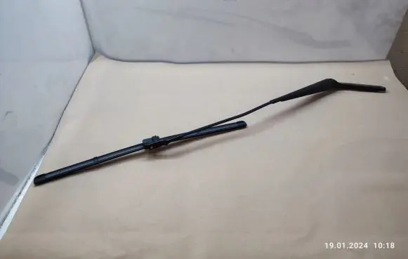 BMW X6 E71 Front wiper blade arm