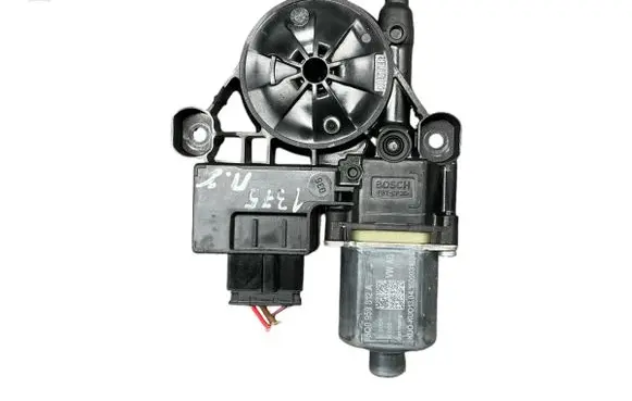 Hyundai i40 Rear door window regulator motor 834503Z010