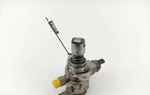 Seat Leon (1P) Fuel injection high pressure pump 03C127026C