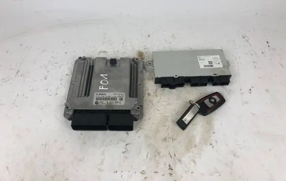 BMW 7 F01 F02 F03 F04 Engine control unit/module 8577834 030165363 0281030735