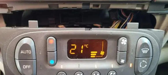 Renault Scenic I Climate control unit 7700435401
