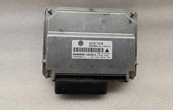 Volkswagen Touareg I Transfer box differential control unit 0AD927755BE