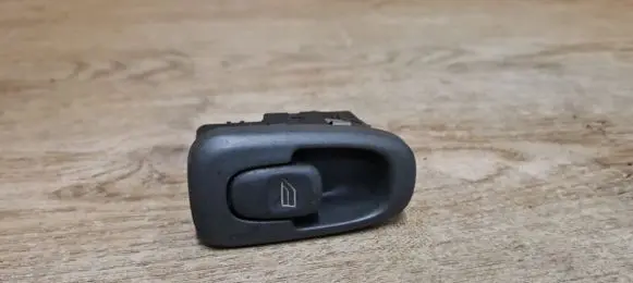 Volvo S70 V70 V70 XC Electric window control switch 9496600