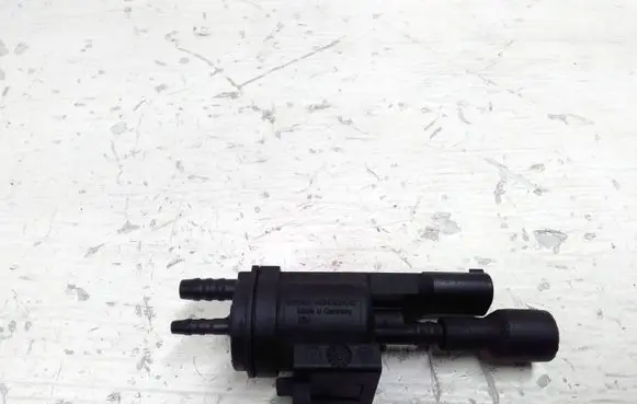 Mercedes-Benz S W221 Turbo solenoid valve 0025407097 48B43625C02