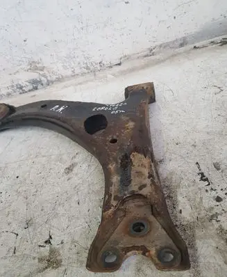 Toyota Corolla Verso AR10 Front lower control arm/wishbone