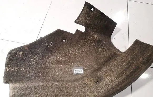 Front wheel arch liner splash guards