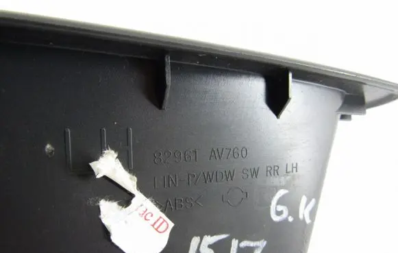 Nissan Primera Electric window control switch 82961