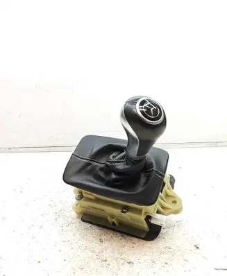 Mercedes-Benz C W204 Gear shifter/selector A2042677524 15084018916