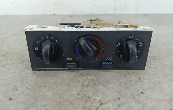 Nissan Xterra Climate control/heater control trim 275107Z110