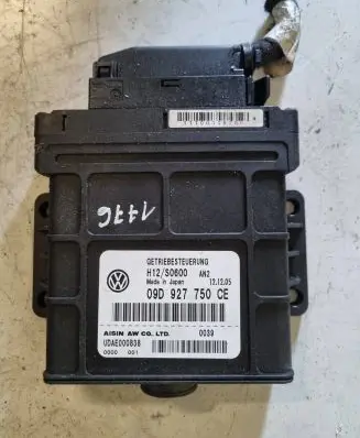 Volkswagen Touareg I Comfort/convenience module 09D927750CE H12S0600 UDAE000838