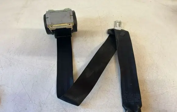 Audi A4 S4 B7 8E 8H Rear seatbelt 000090H