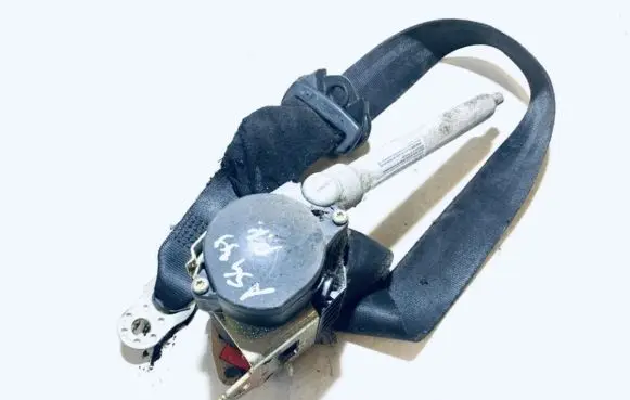 Audi A4 S4 B5 8D Front seatbelt 8d0857705a 8a0857732