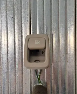 Hyundai Trajet Fuel tank opening switch 935553A000